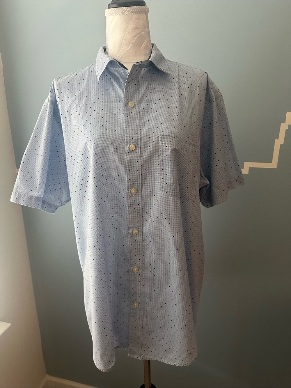 Van Heusen Light Blue Short-Sleeve Button-Down Shirt with Micro Dot Print L